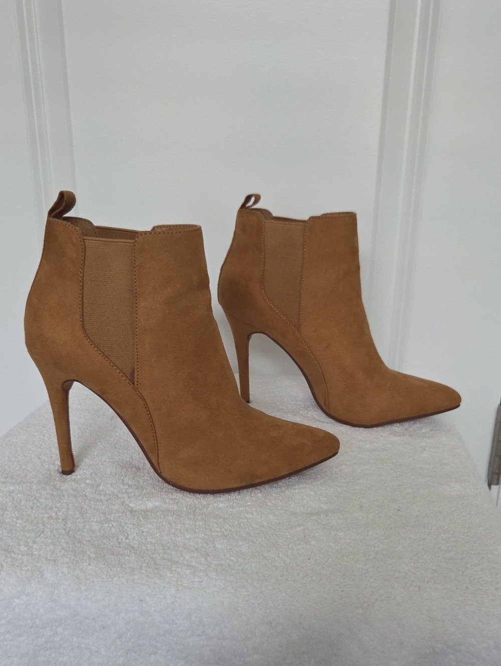 Forever 21 Tan Suede Pointed Toe Stiletto Ankle Boots